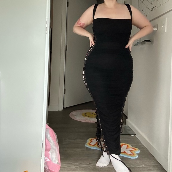 GORGEOUS strappy black dress - Picture 2 of 8